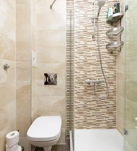 2br ,10 Minutes Walk To Center Διαμέρισμα