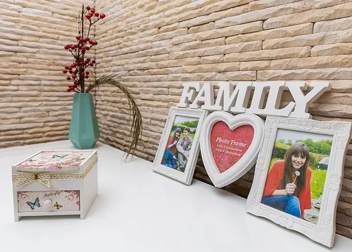 2br ,10 Minutes Walk To Center