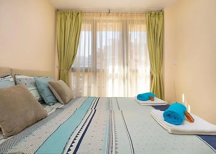 2br ,10 Minutes Walk To Center Φιλιππούπολη