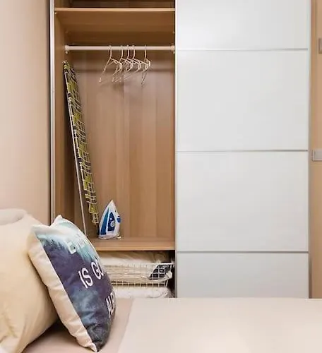 2br ,10 Minutes Walk To Center *